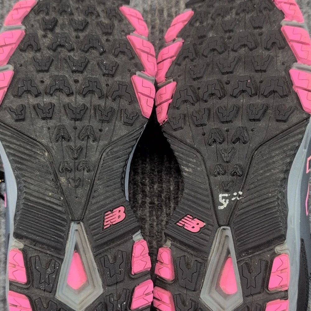 New Balance 510 Women's Size 11 Trail Running Athletic Sneakers BROOKS INSOLES!